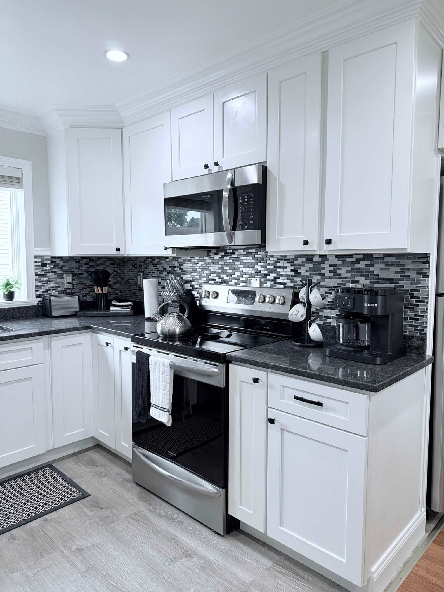 Building Photo - 24 White St