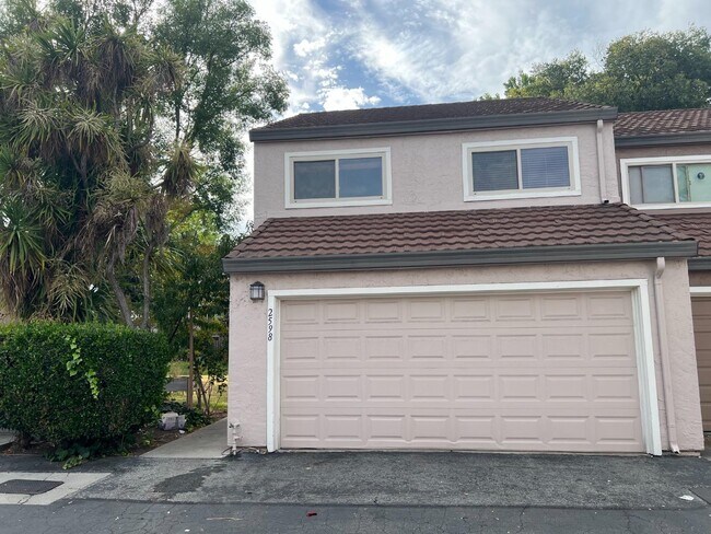 Building Photo - 2598 Knightsbridge Ln