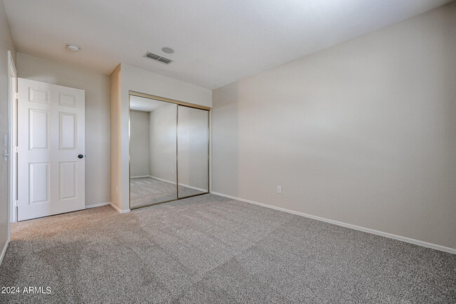 Building Photo - 6921 W Juniper Ave