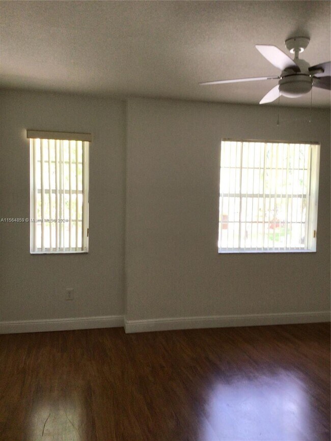 Building Photo - 4941 SW 135th Way