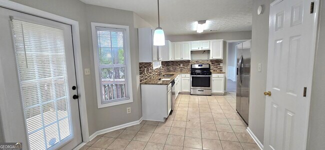 Building Photo - 610 James Ridge Dr