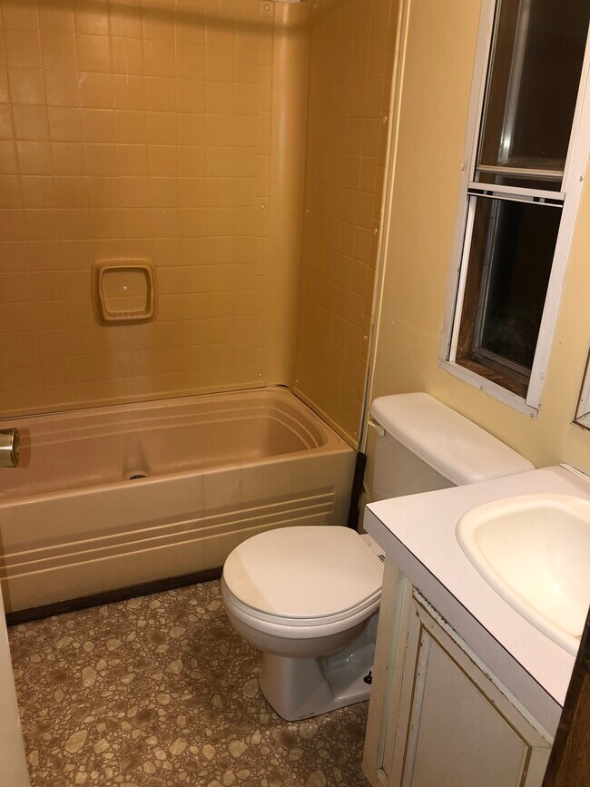 Building Photo - 317 Wood Gate Dr