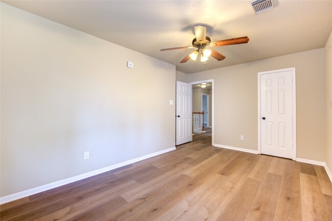 Building Photo - 138 W New Meadows Dr