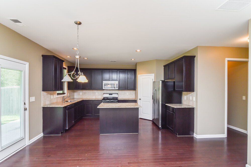 Building Photo - 1694 Maplecliff Way