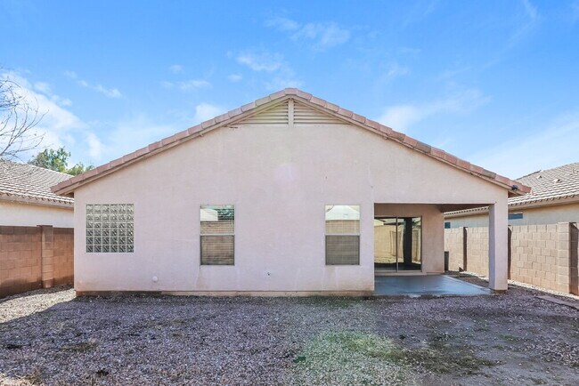 Building Photo - 484 W Gascon Rd