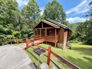 Building Photo - 3852 Katelyns Ln
