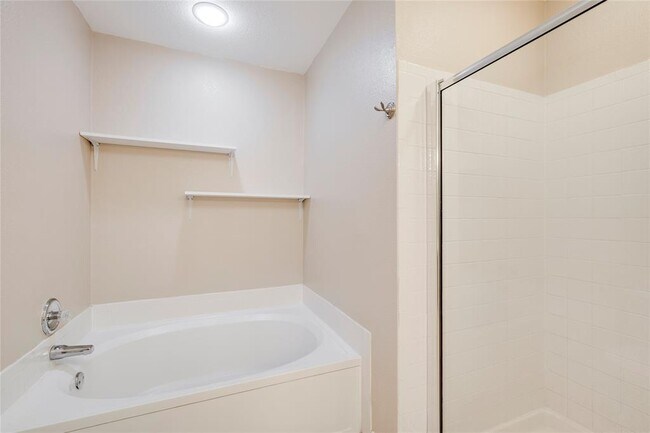 Building Photo - 11412 Kingsgate Dr