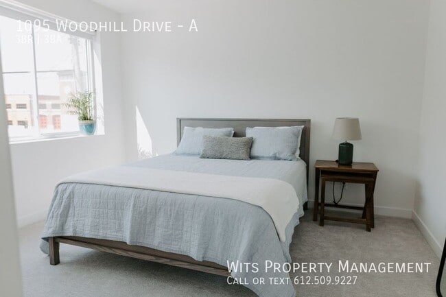 Building Photo - 1095 Woodhill Dr