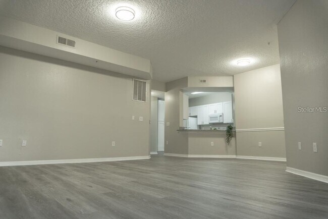 Building Photo - 5560 Metrowest Blvd