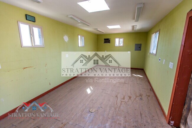 Building Photo - 39614 N 7th St