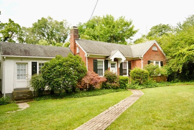 Building Photo - 2205 Stadium Rd