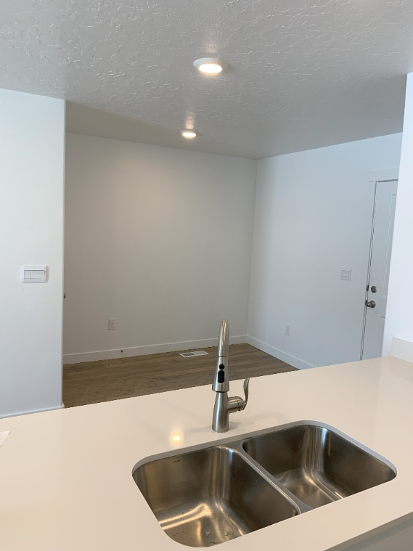 Building Photo - 1359 Oakdale Dr