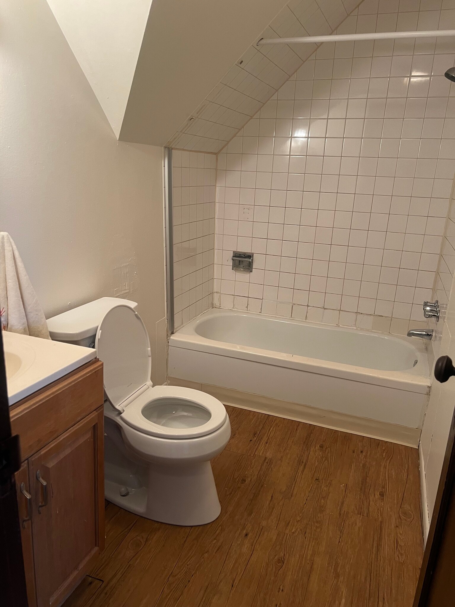 Building Photo - 101 E 10th Ave