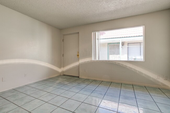 Building Photo - 7850 E Glenrosa Ave