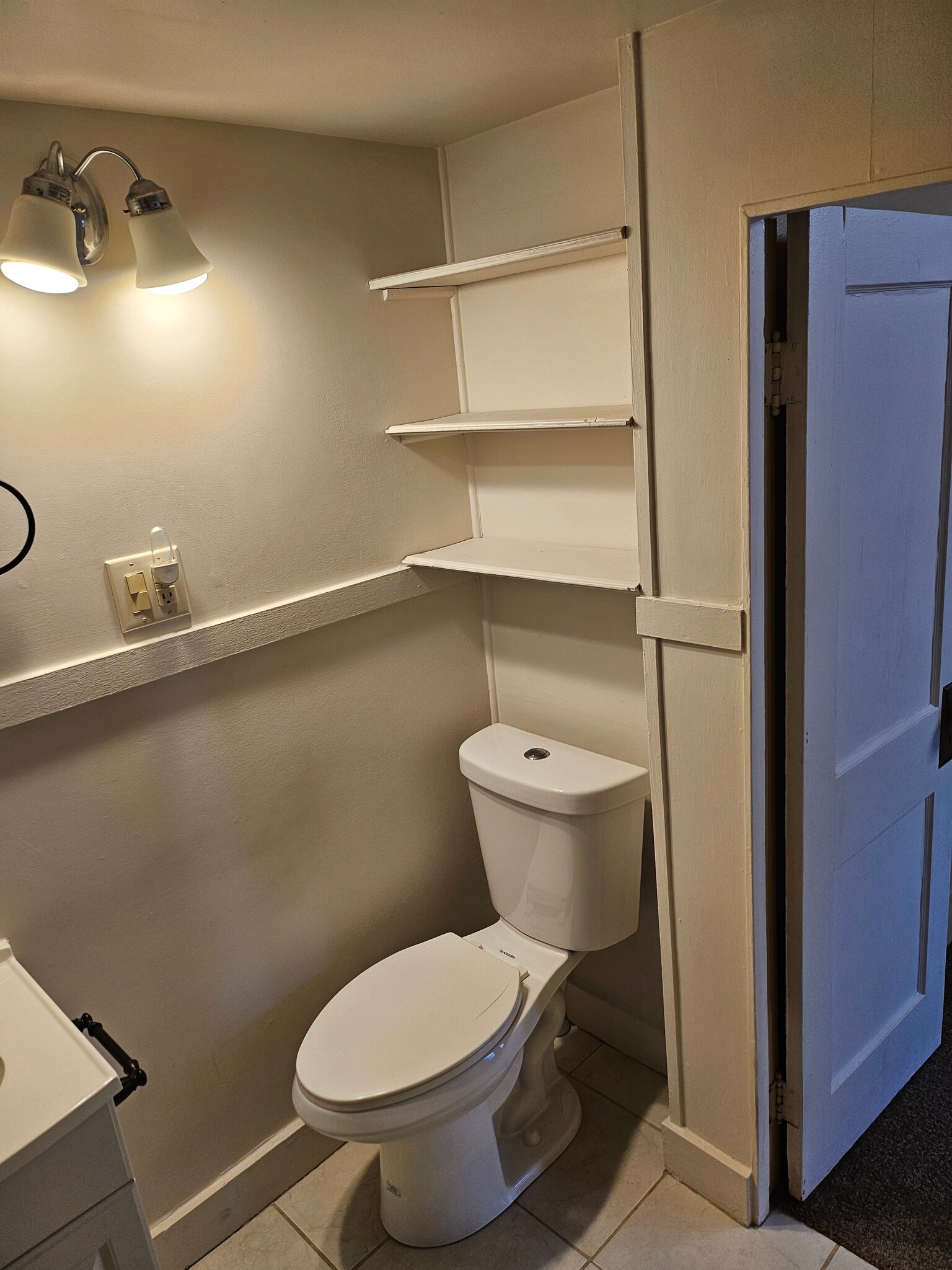 Building Photo - 25 E Prospect St