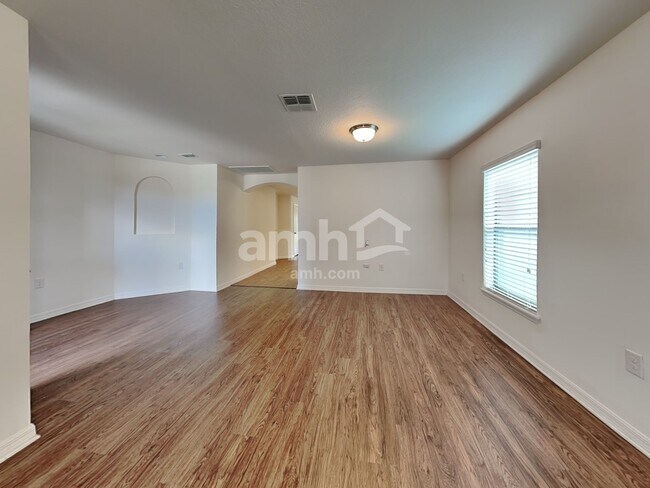 Building Photo - 733 Chatham Walk