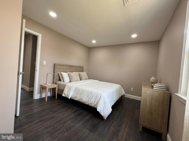 Building Photo - 53 N Post Rd