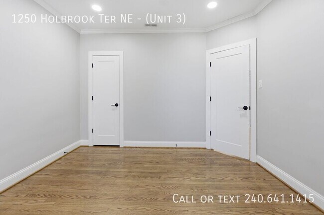 Building Photo - 1250 Holbrook Terrace NE