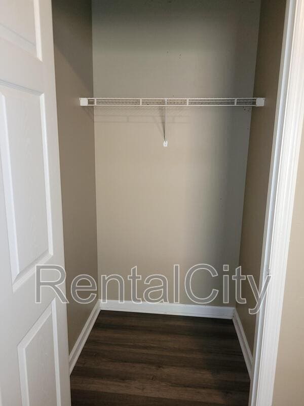 Building Photo - 2711 Hillside Dr