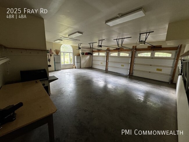 Building Photo - 4 Bed / 3.5 Bath Single Family (Available ...