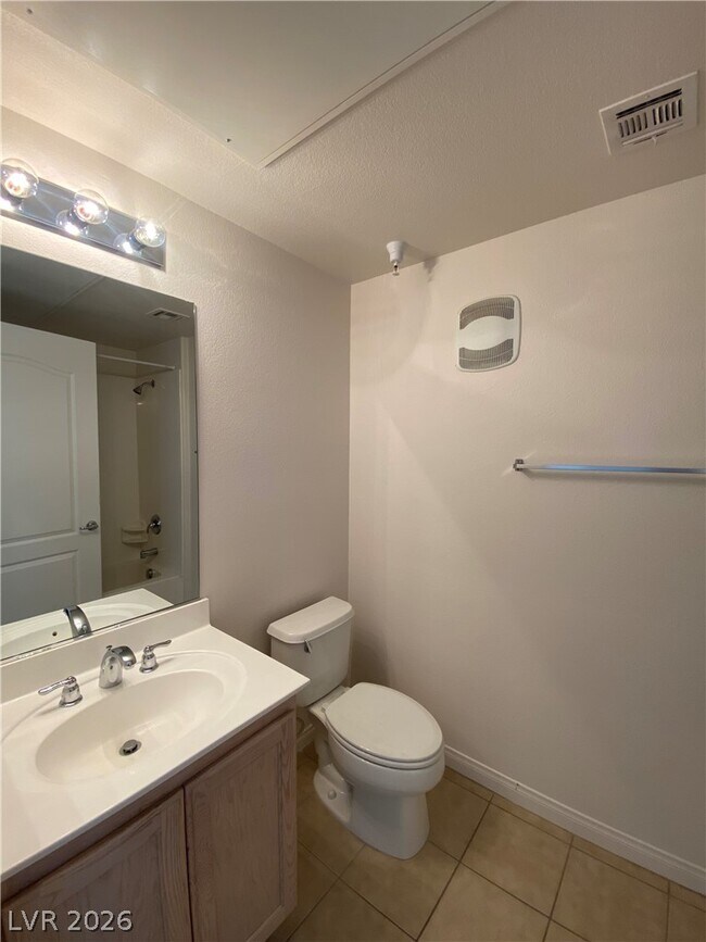 Building Photo - 20 E Serene Ave