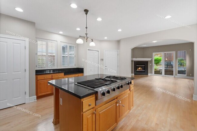 Building Photo - Spacious 3-Bedroom Home with Large Bonus Room & Loft in Bauer Highlands - Landscape Provided!