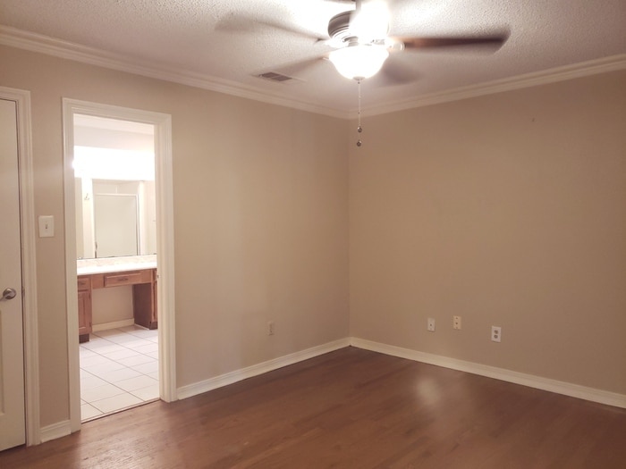 Building Photo - 2217 Rockwood Dr