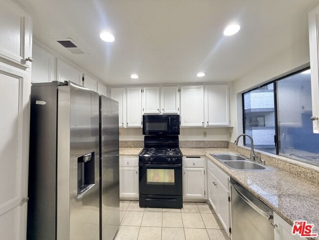 Building Photo - 31 Eastern Ave