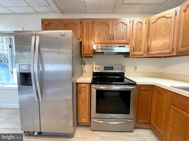 Building Photo - 22322 Greenview Pkwy