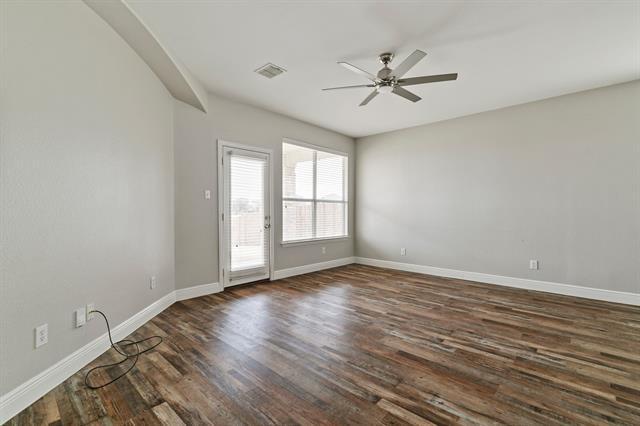 Building Photo - 14728 Riverside Dr
