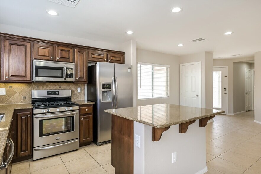 Building Photo - 6528 Blessed Thistle Ave