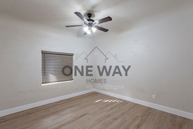 Building Photo - 745 E Pierce St