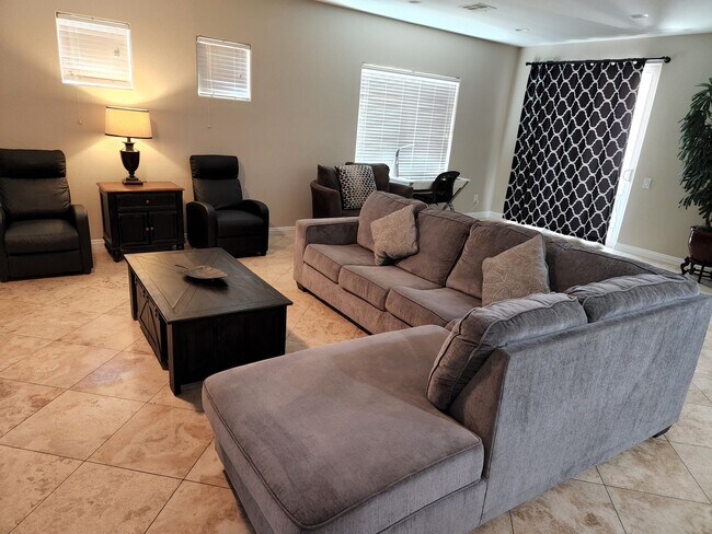 Building Photo - 3091 Tara Murphy Dr