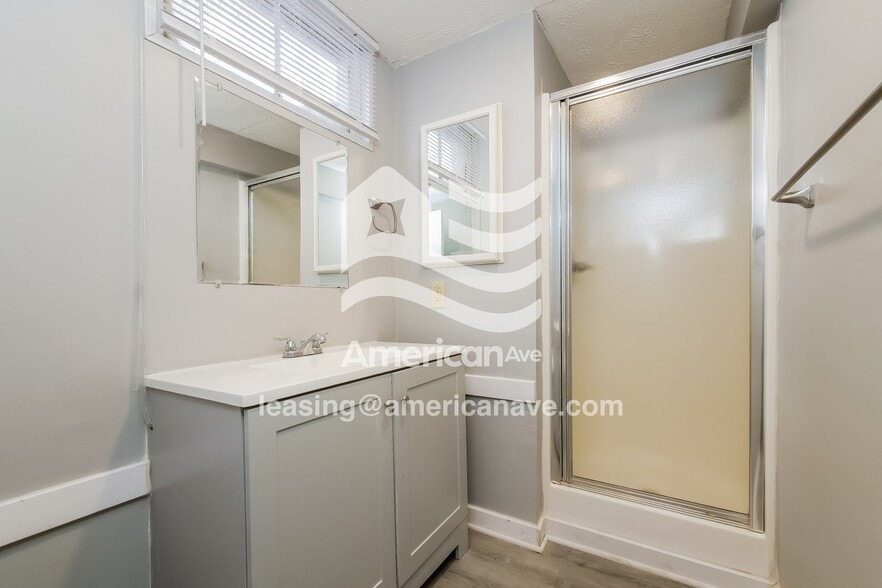 Building Photo - 8549 Meredith Ave