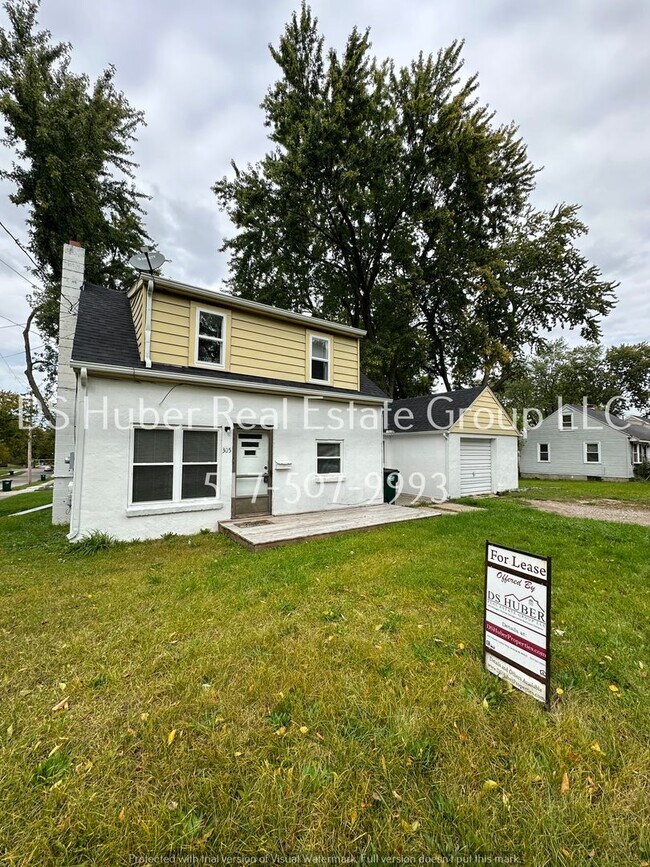 Building Photo - 305 E Everettdale-