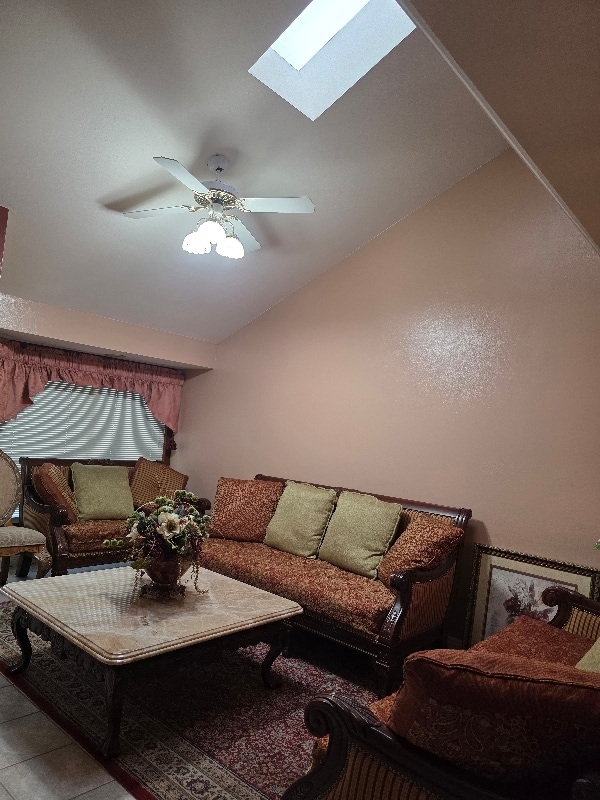 Building Photo - 3154 Luxurious Highland Home