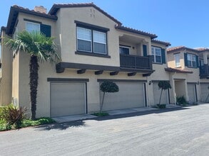 Building Photo - Coming SOON...............4BR/2.5BA Townho...
