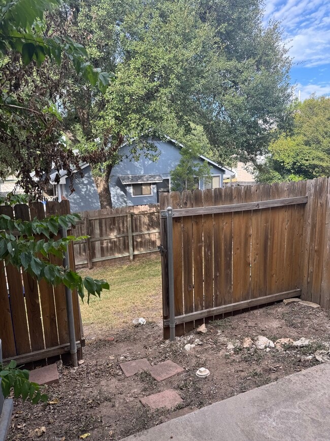 Building Photo - 11901 Swearingen Dr