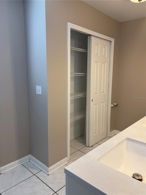 Building Photo - 510 S Cedar Ave