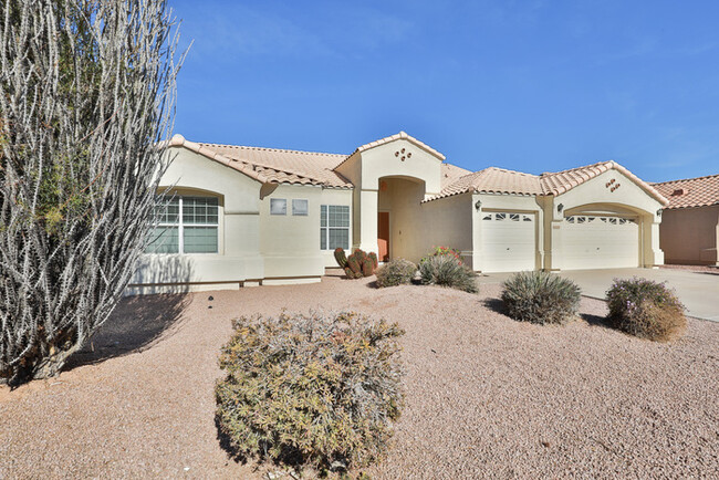 Building Photo - Spacious, Single Story, East Mesa home wit...