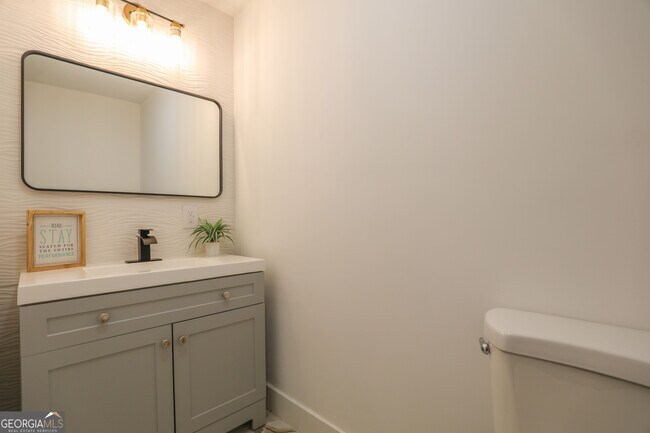 Building Photo - 212 Southland Dr