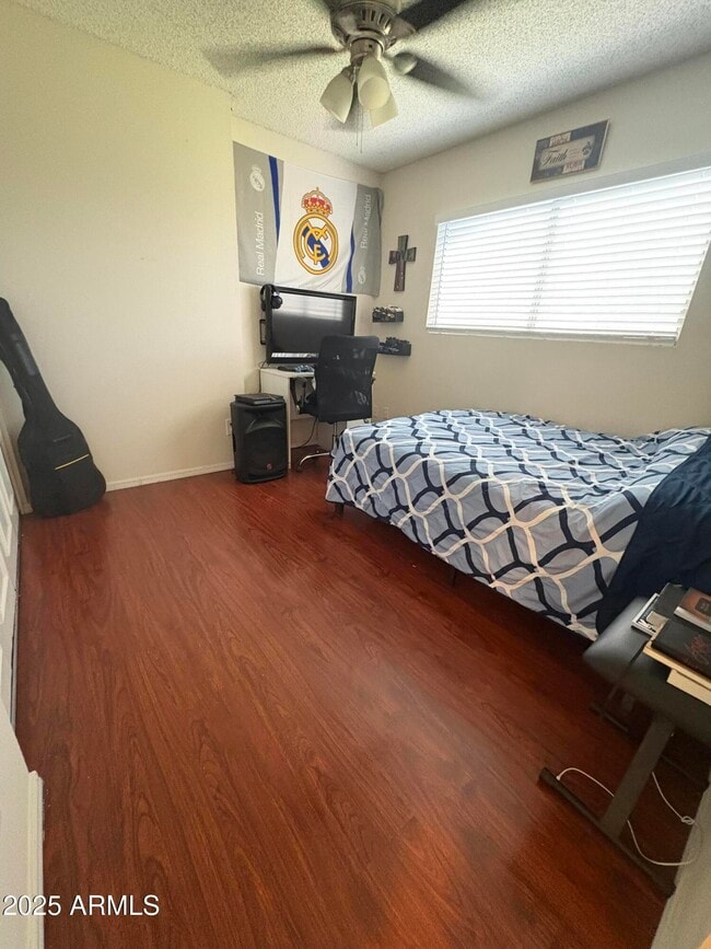 Building Photo - 5021 W Echo Ln