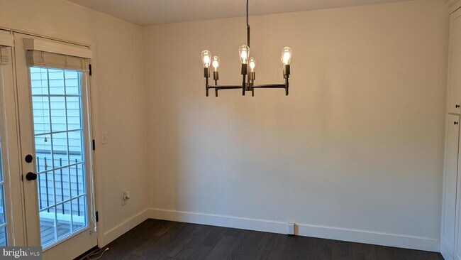 Building Photo - 20970 Rootstown Terrace