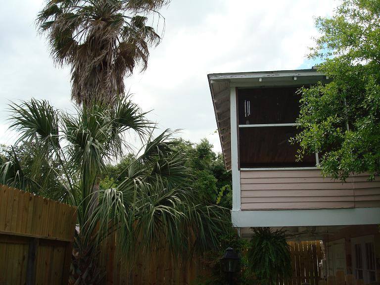 Building Photo - 1566 Dauphin St