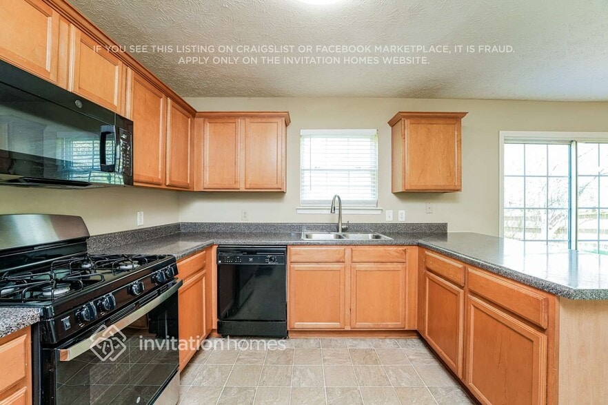 Building Photo - 1026 Hawthorn Ln