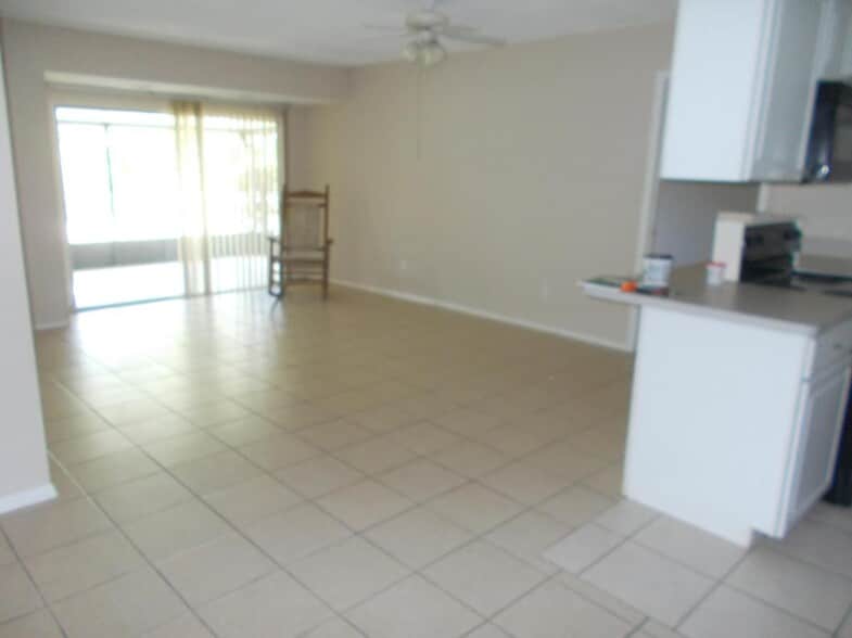 Great room - 4261 Island Cir