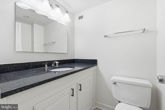 Building Photo - 5500 Friendship Blvd