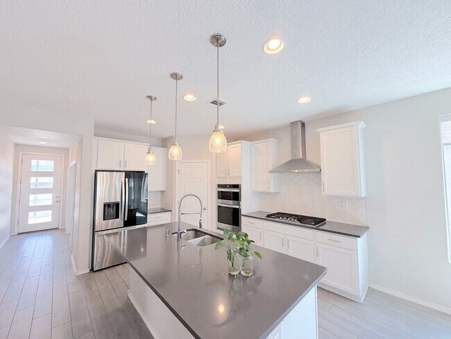Building Photo - Modern 3 Bedroom Los Lunas Home with Refrigerated Air. Near I-25!