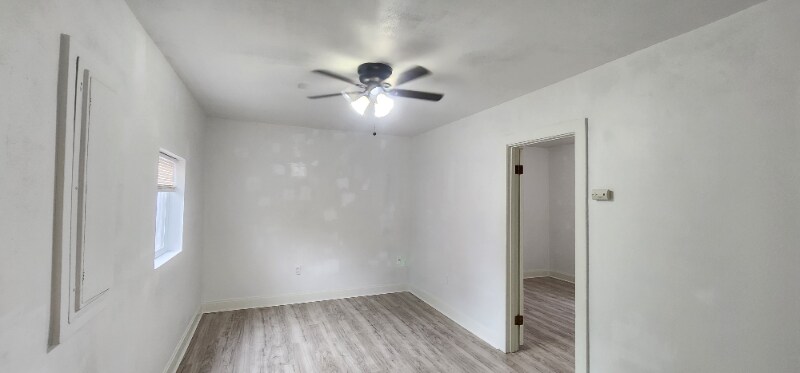 Building Photo - 511 Tyler St