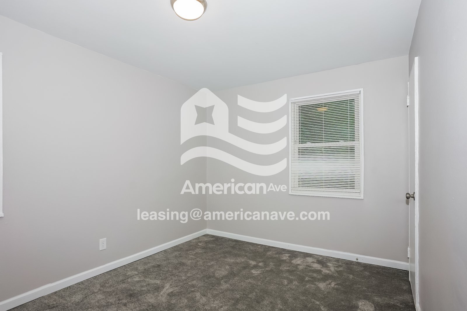 Building Photo - 715 Schroder Ave NE